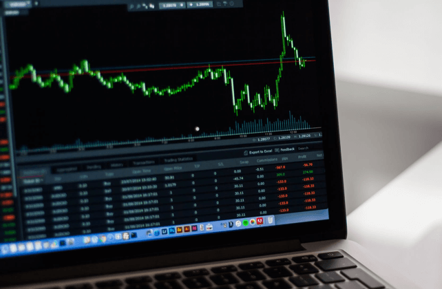 What does FinTech include? What products should professional foreign exchange builders provide?